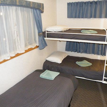 Lake Hamilton Motor Village And Caravan Park Bilik gambar